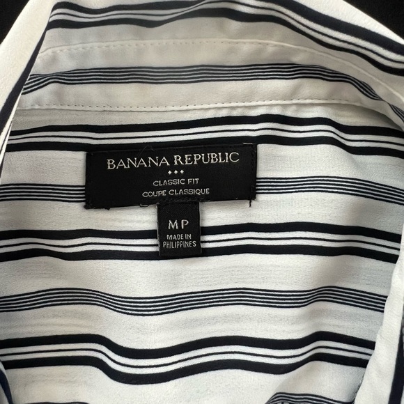 Banana Republic ladies sleeveless blouse - Picture 3 of 3